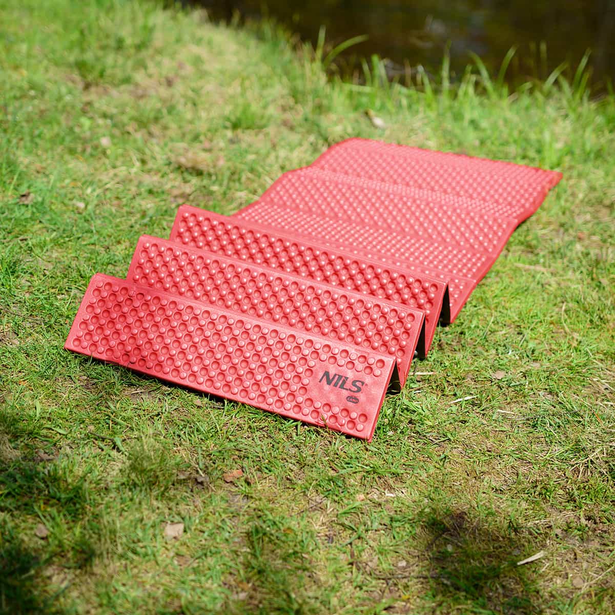 NILS CAMP NC1768 Red folding mat - perfect for camping 4