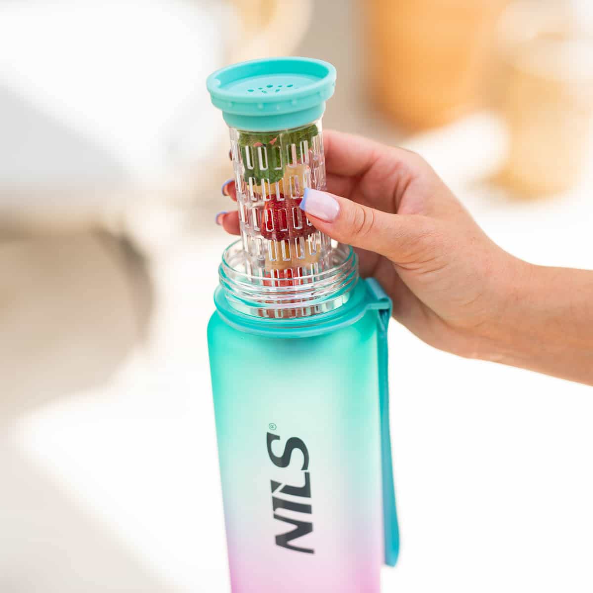 Nils Camp Tritan bottle green-pink 950 ml - perfect for everyday use 5