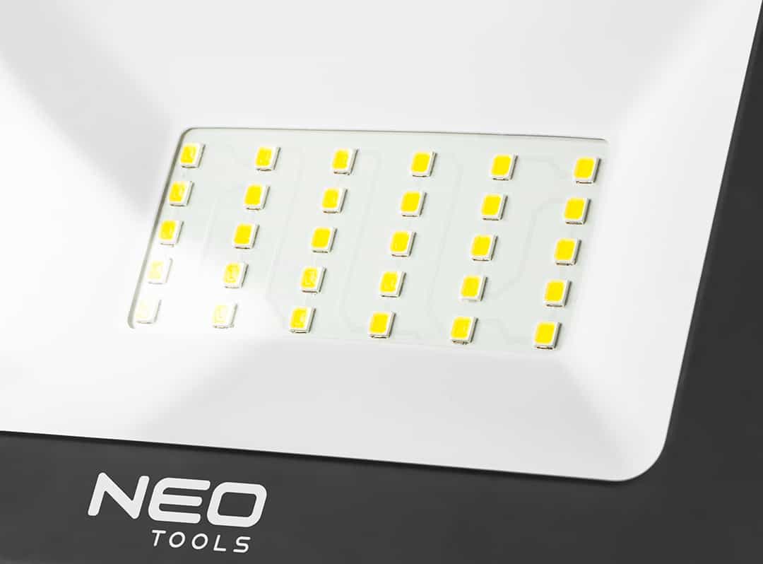 NEO LED Floodlight 50W SMD - Portable and powerful 5