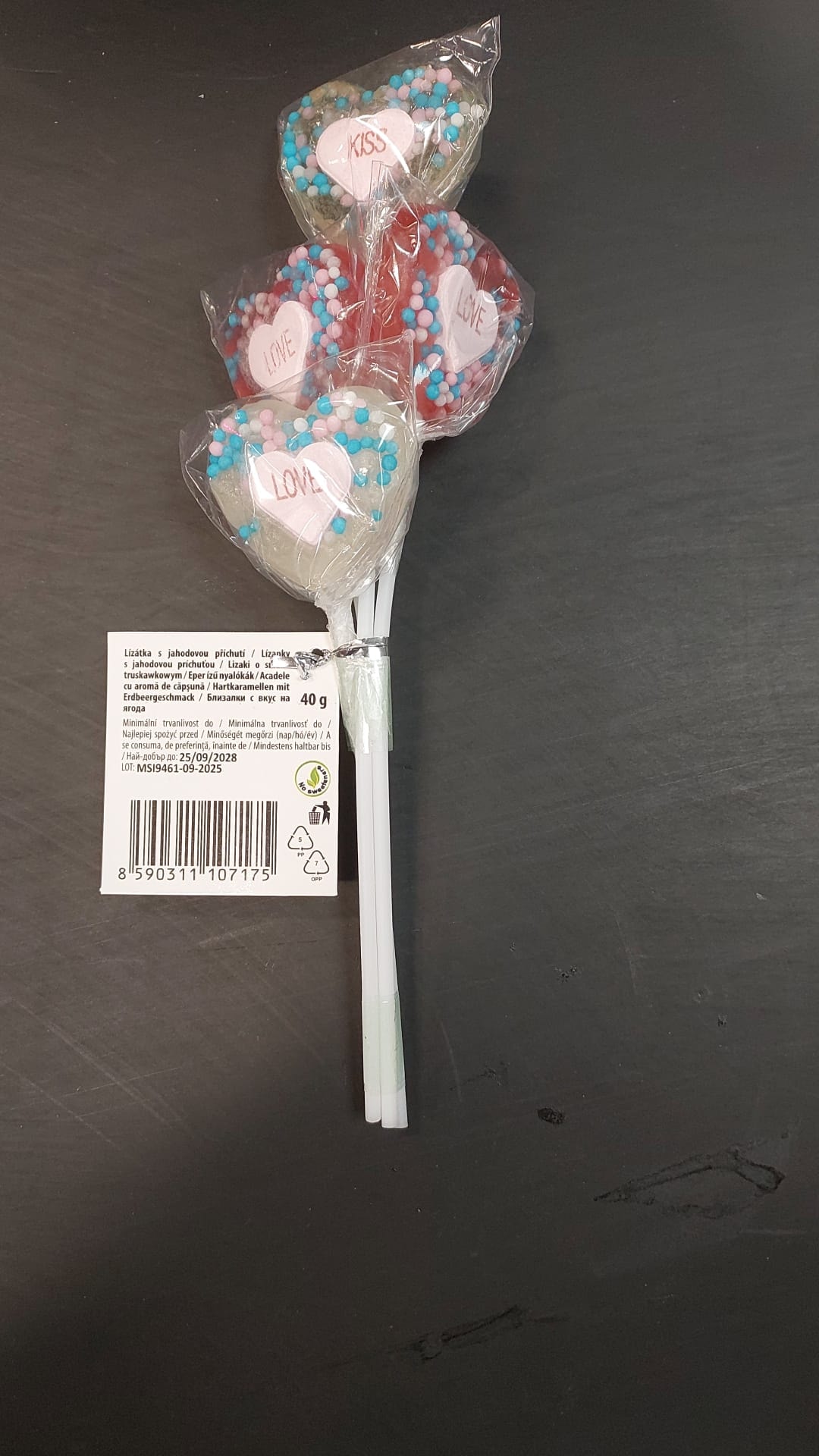 MaxCo Strawberry Lollipop Bouquet 40g - sweet gift