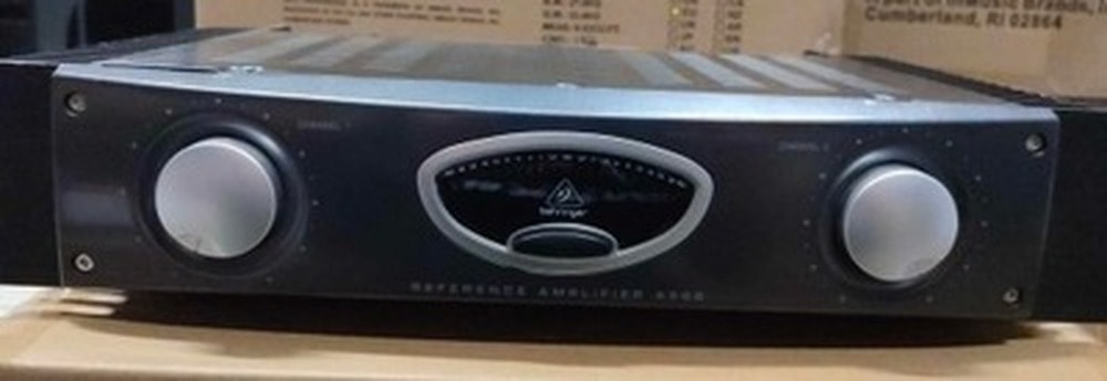 Behringer A800 Stereo wzmacniacz mocy