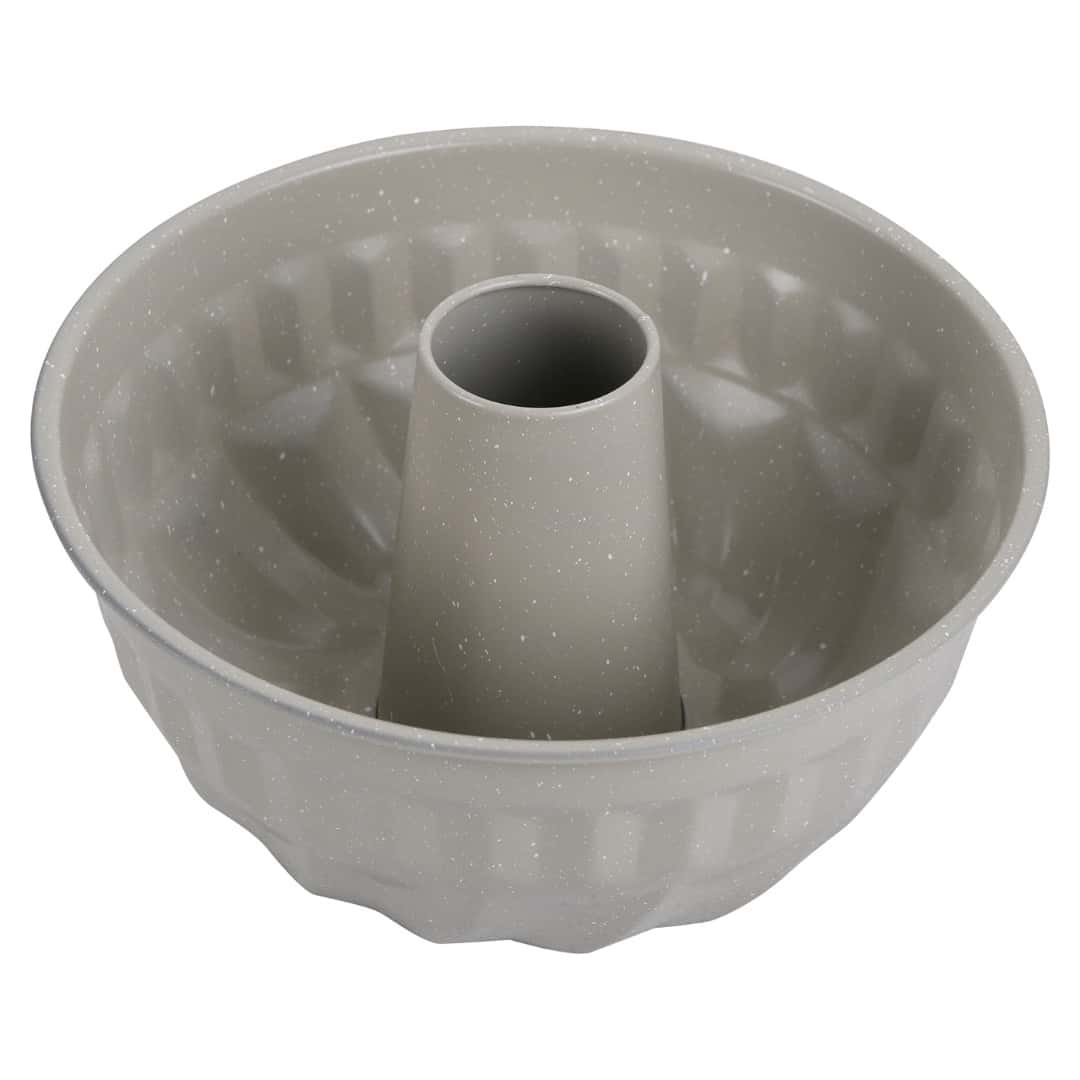 Metal baking pan round with hole - perfect for your pastries