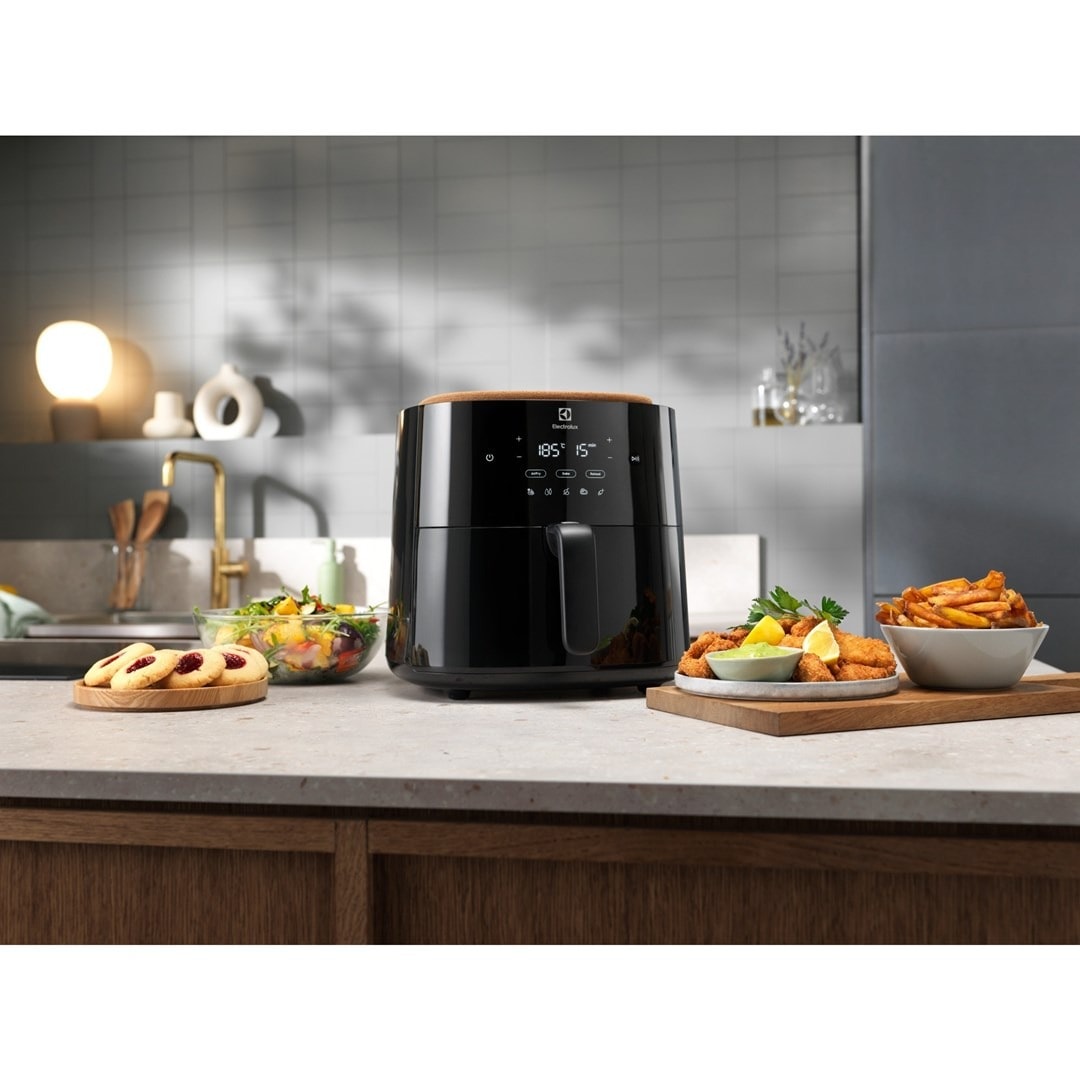 Electrolux EAF7B - Air Fryer for healthy meals