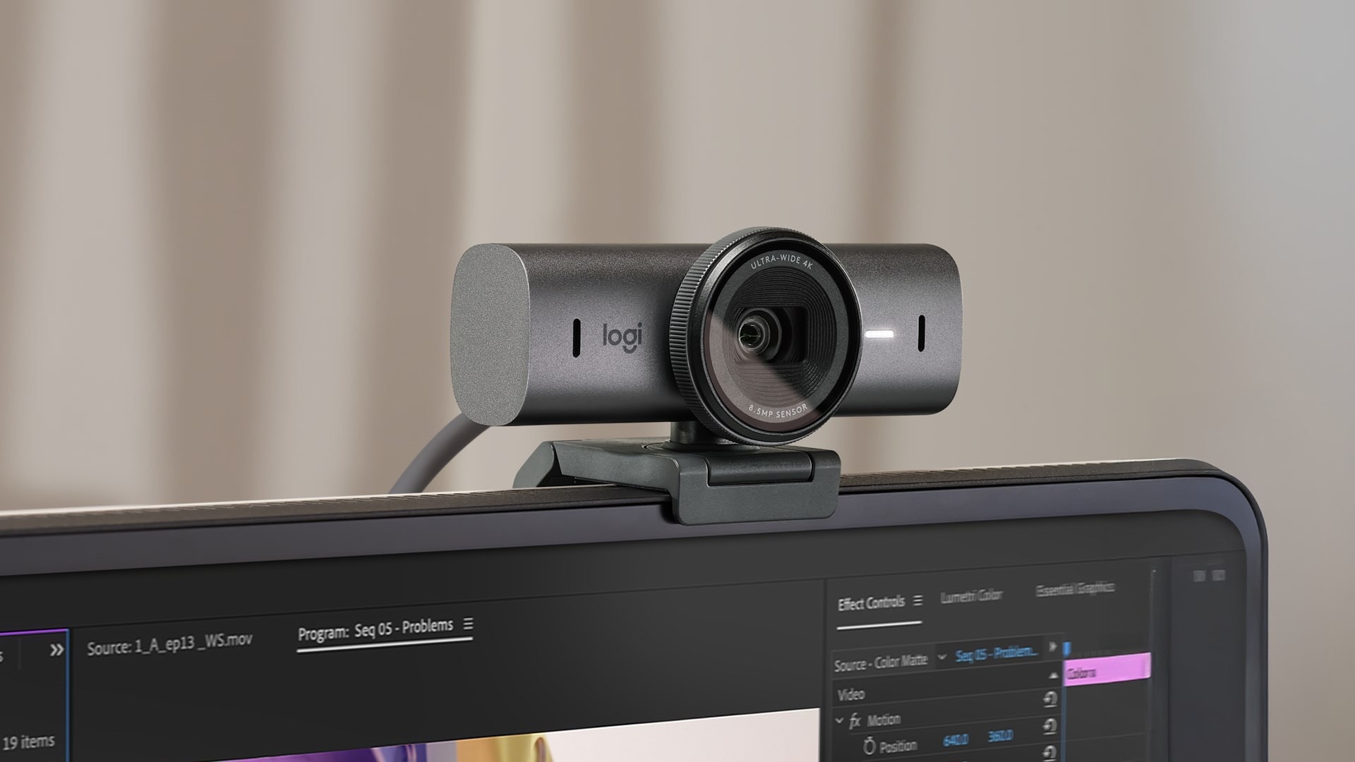 Logitech MX Brio 705 Graphite - 4K Webcam perfect for video conferencing