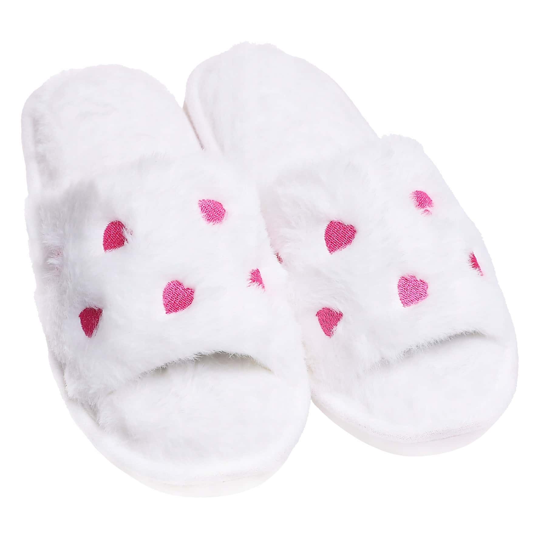 Women's slippers with heart pattern - comfortable and cute slippers for cool evenings