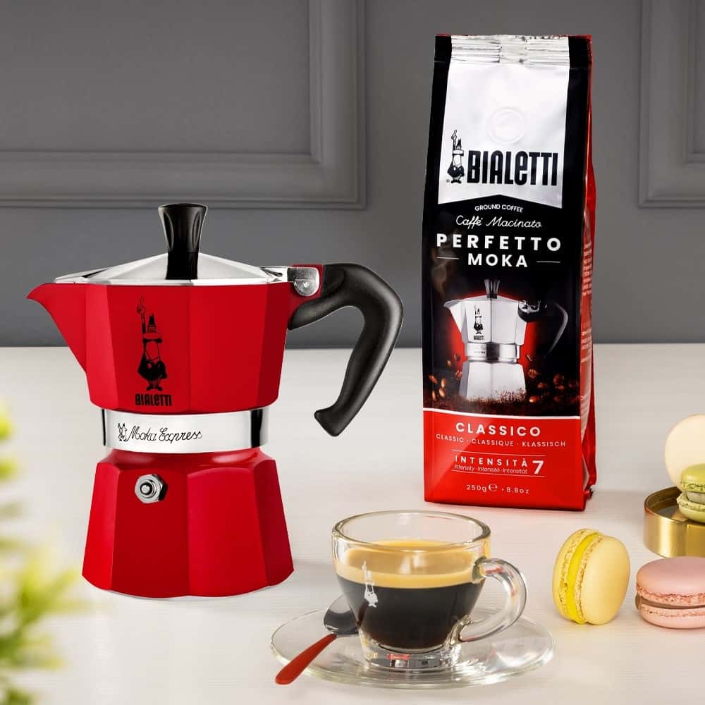 Bialetti Moka Express - Red stovetop espresso maker 3 cup