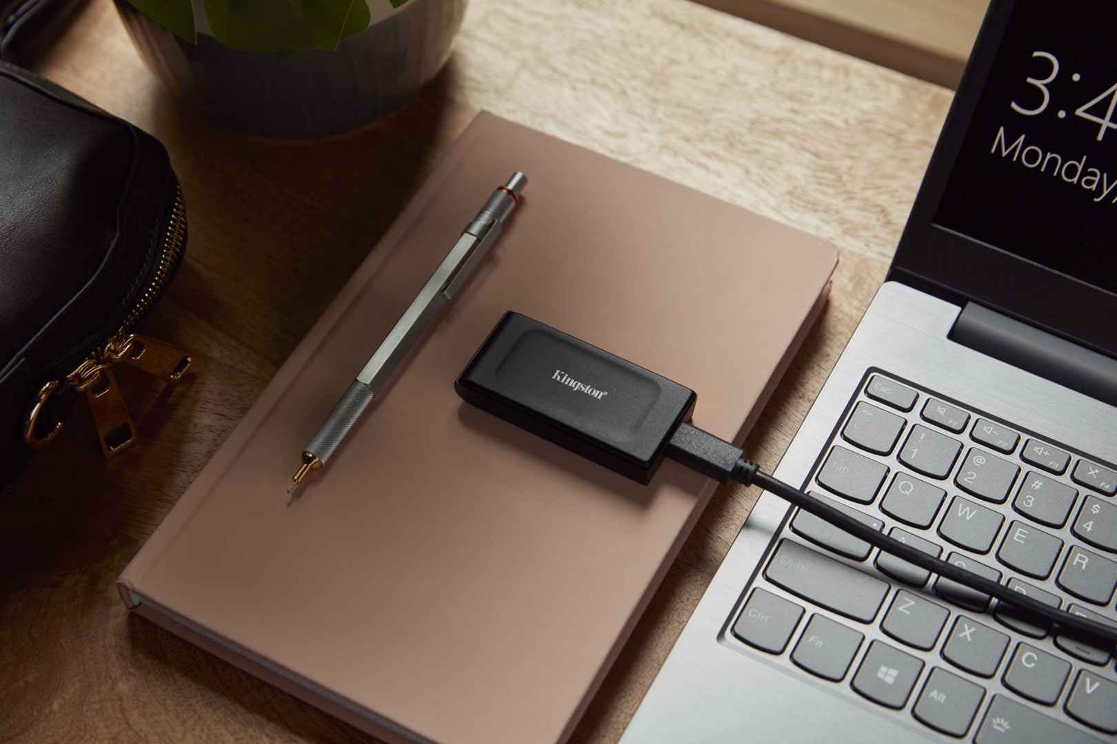 Kingston XS1000 - Portable SSD Drive 1 TB - fast data transfer
