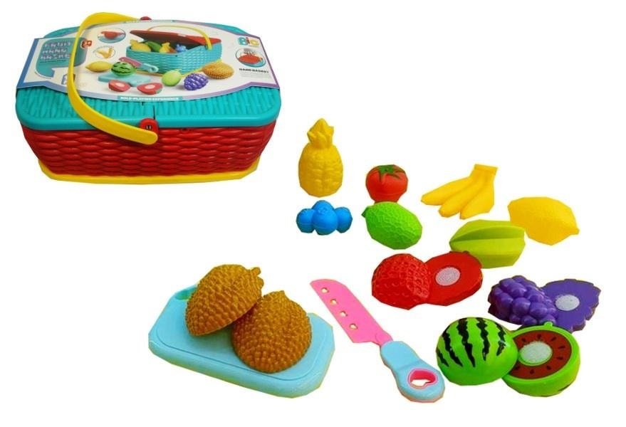 Picnic basket with cutting products - perfect gift for kids