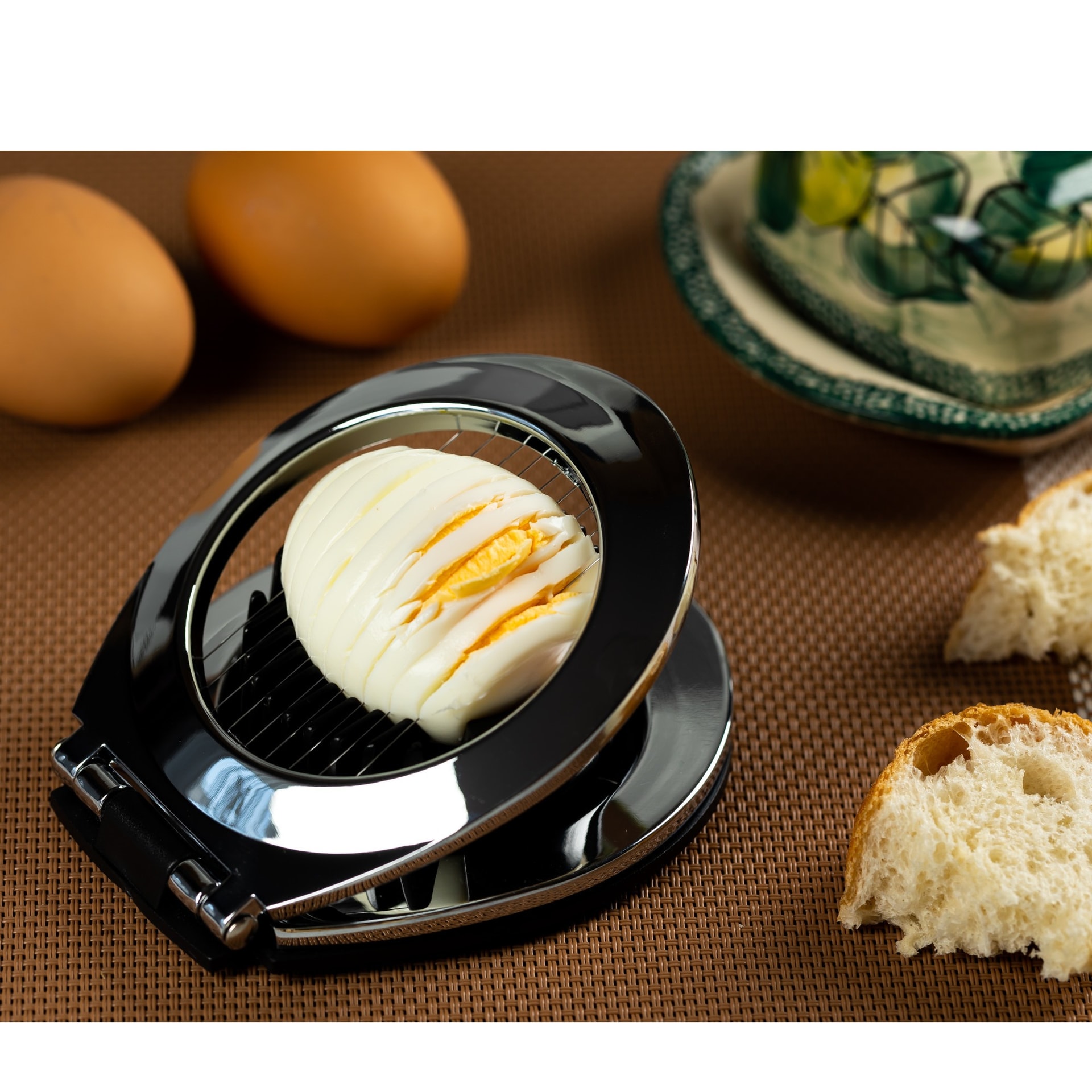 Kinghoff Egg Slicer - quick slicing into slices and quarters