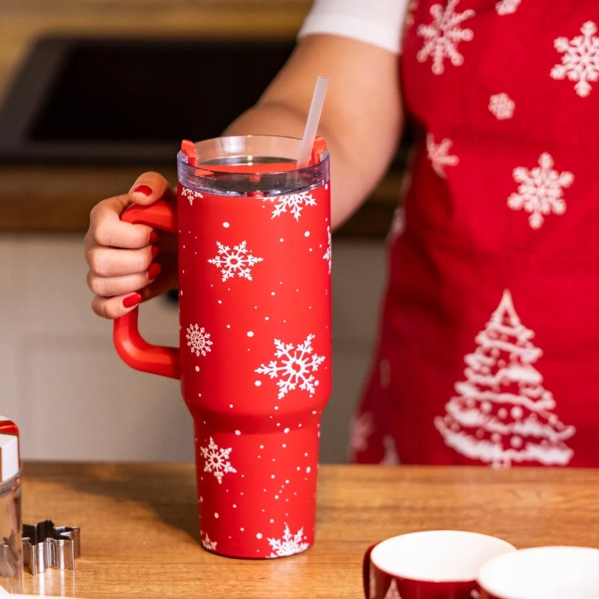 Winter Christmas Tree Thermal Mug - ideal for Christmas gifts