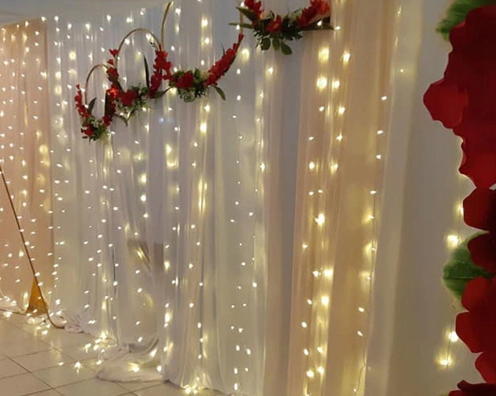 LED Light Curtain 400 red diodes - create a magical atmosphere