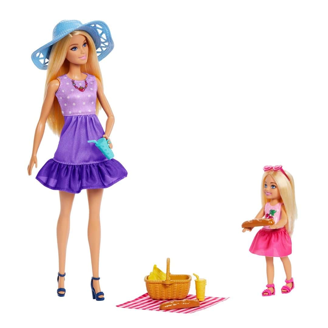 Barbie Sisters on a Picnic - Malibu and Chelsea dolls with accessories