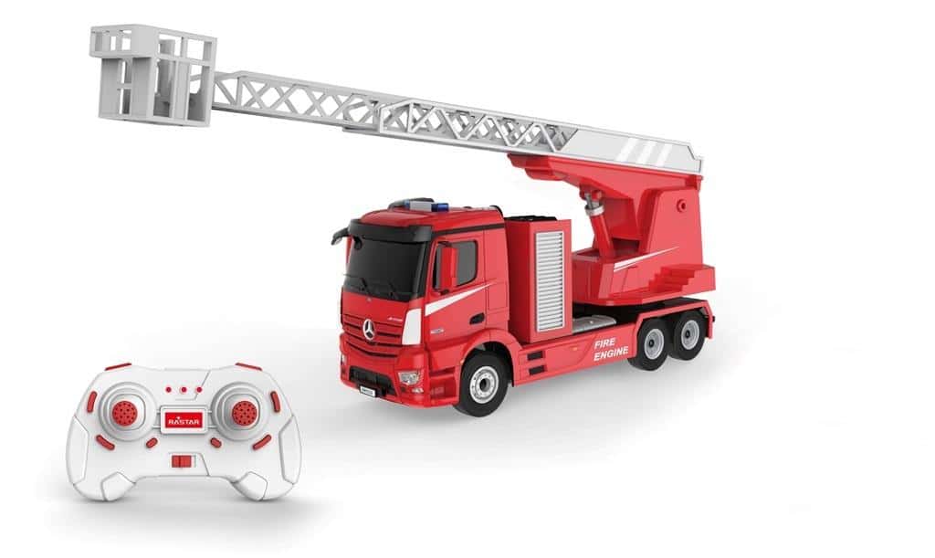 Mercedes-Benz Antos fire engine remote controlled - feel like a firefighter!