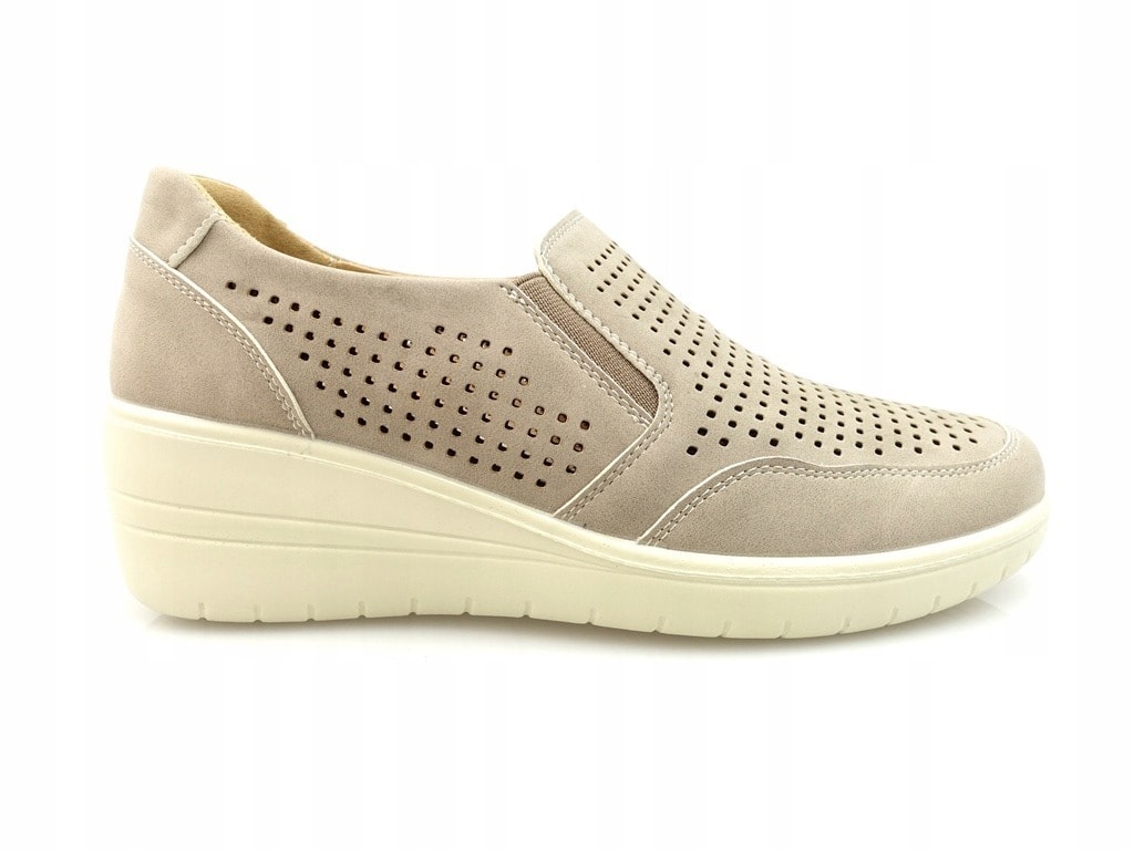 D. R. Women's beige low shoes - perfect for everyday