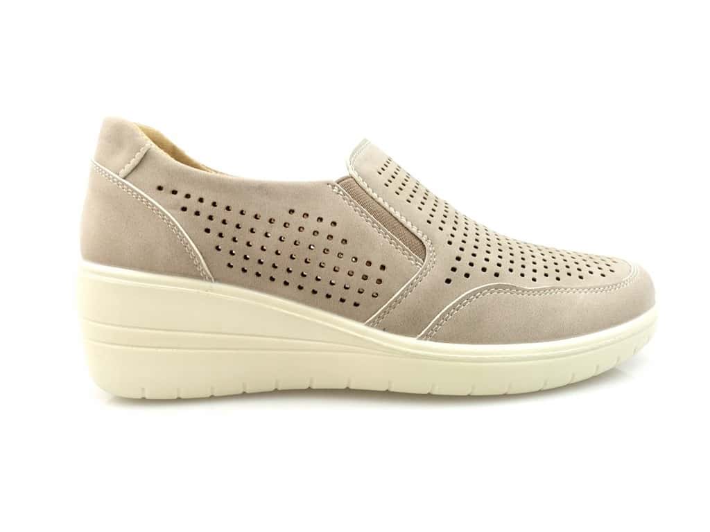 D. R. Women's leather shoes beige - elegant and comfortable