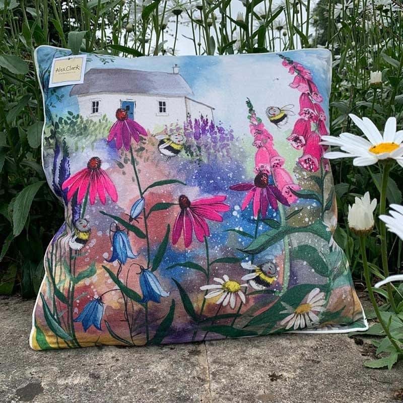 Pillow CU41 Bees in the garden - decorative pillow for any interior