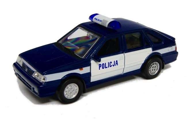 Welly Polonez Caro 1:39 Police - Collectible model with opening doors