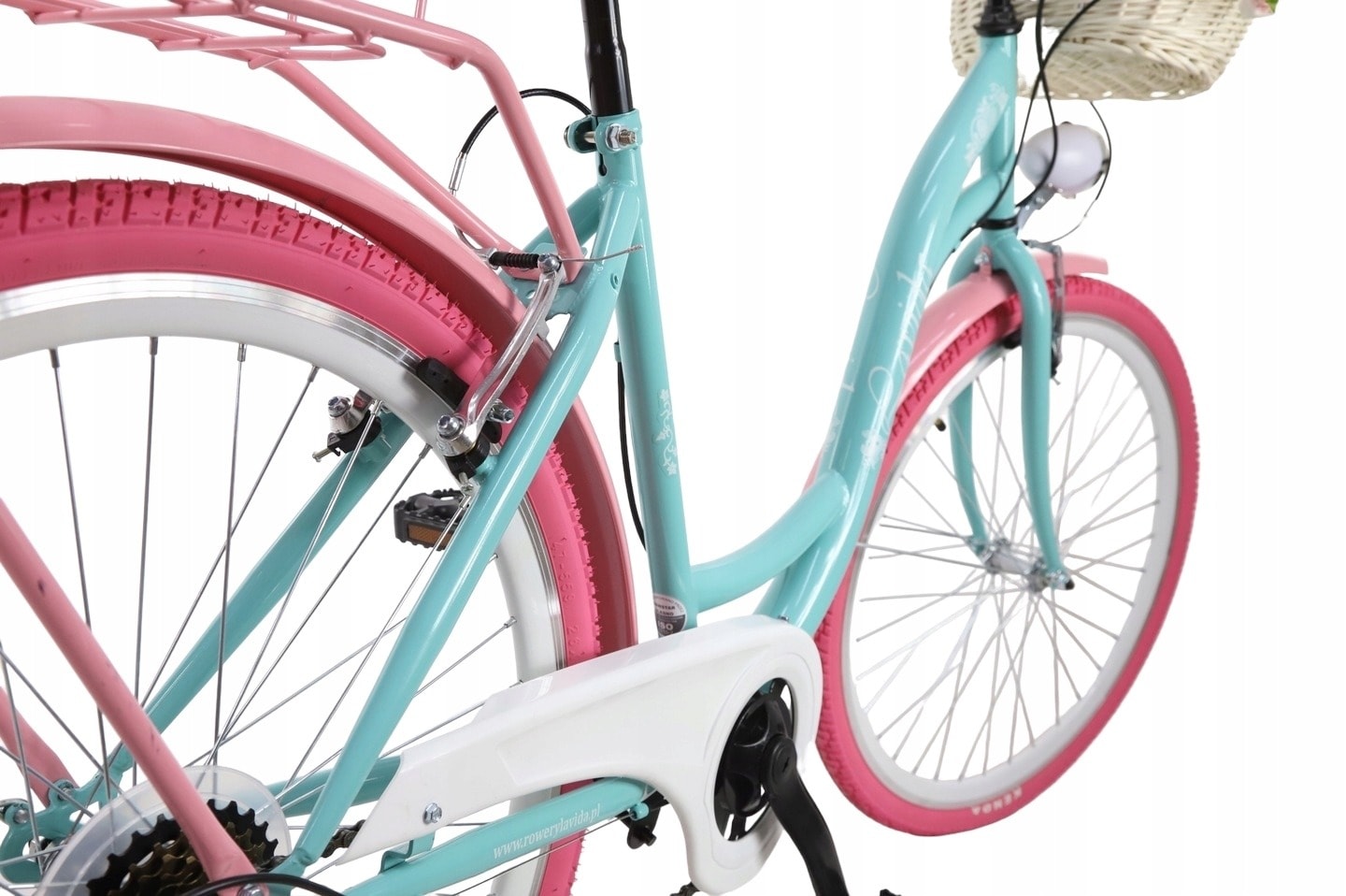 CTB 28 Inch City Bike with Basket - perfect for daily rides