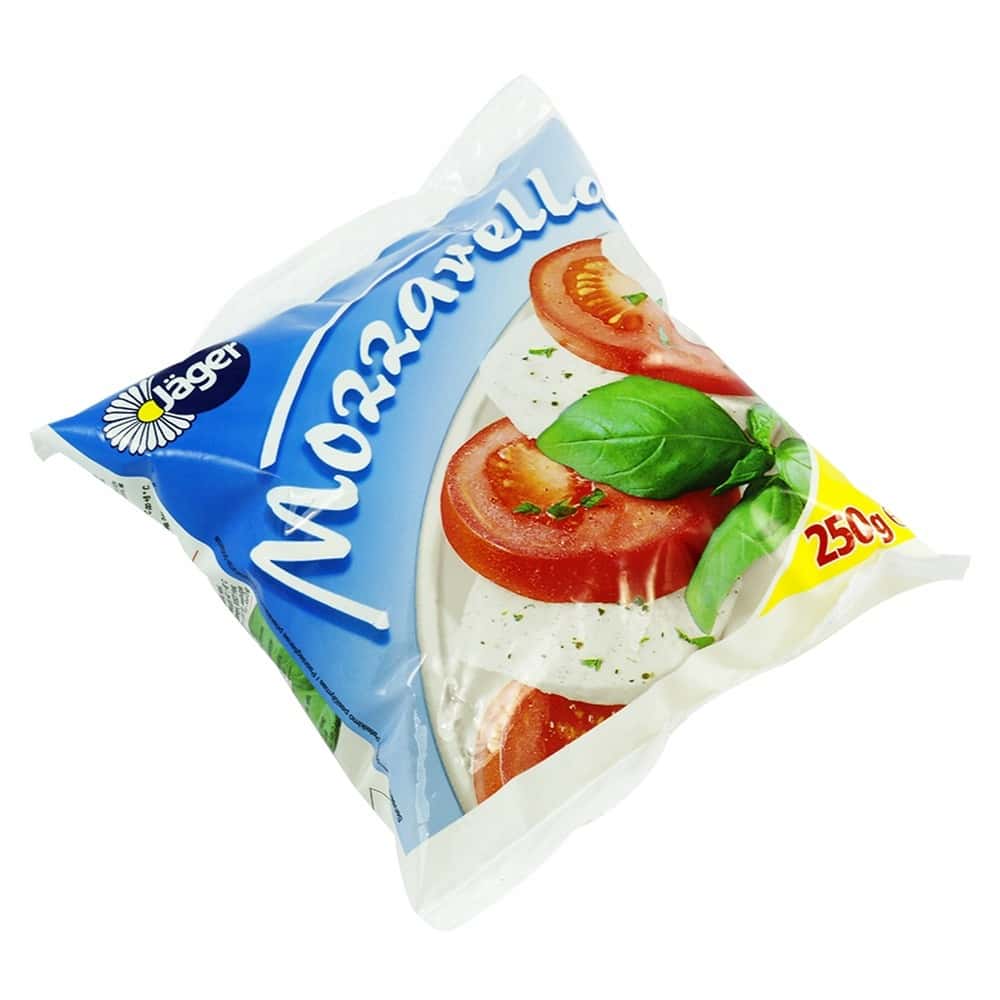 Mozzarella - fresh cheese from cow's milk 100g - ideal for pizza