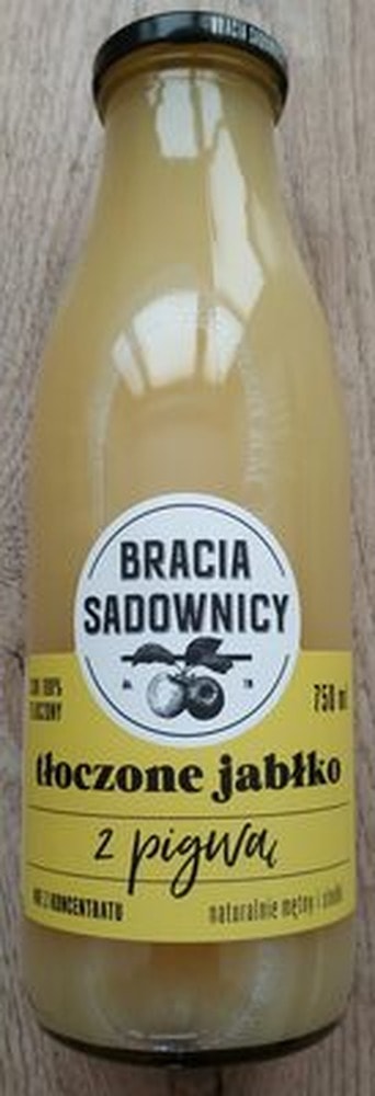 B. Sadownicy Apple and Quince Juice 750 ml - natural and refreshing
