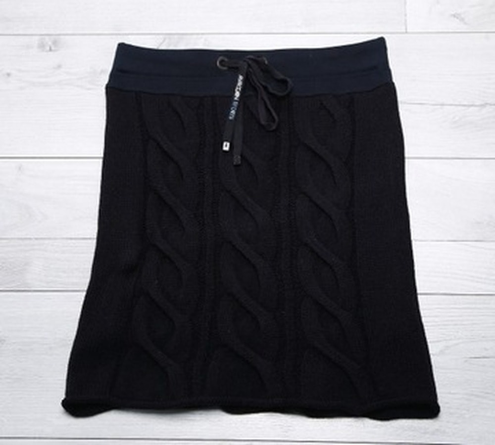 Women's skirt XS black cashmere - elegance and comfort