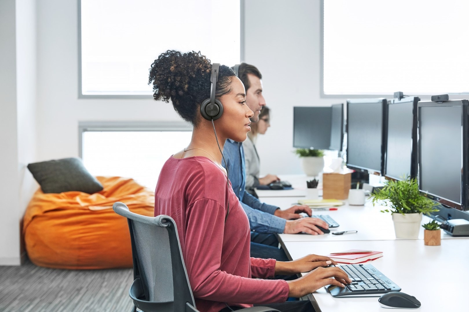 Logitech Zone Wired Earbuds USB Teams - Wired Headset