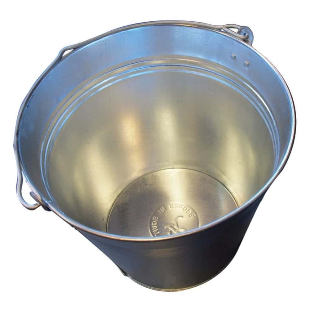 Galvanized Bucket 15L - Robust and versatile