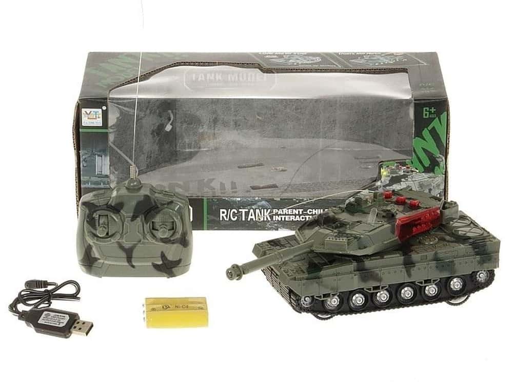Remote controlled tank with light and sound - perfect gift for military fans