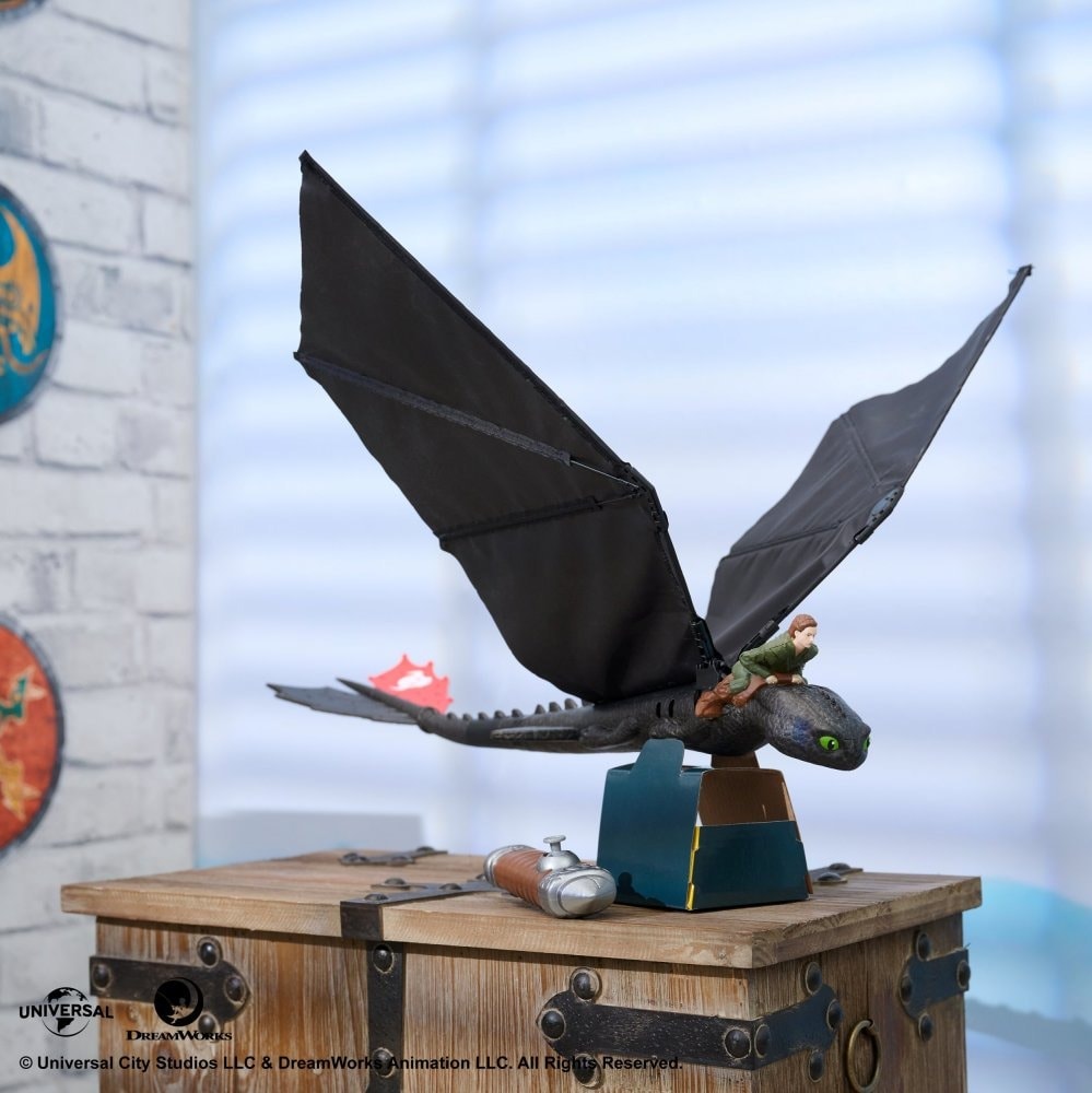 How to Train Your Dragon - Toothless remote-controlled dragon