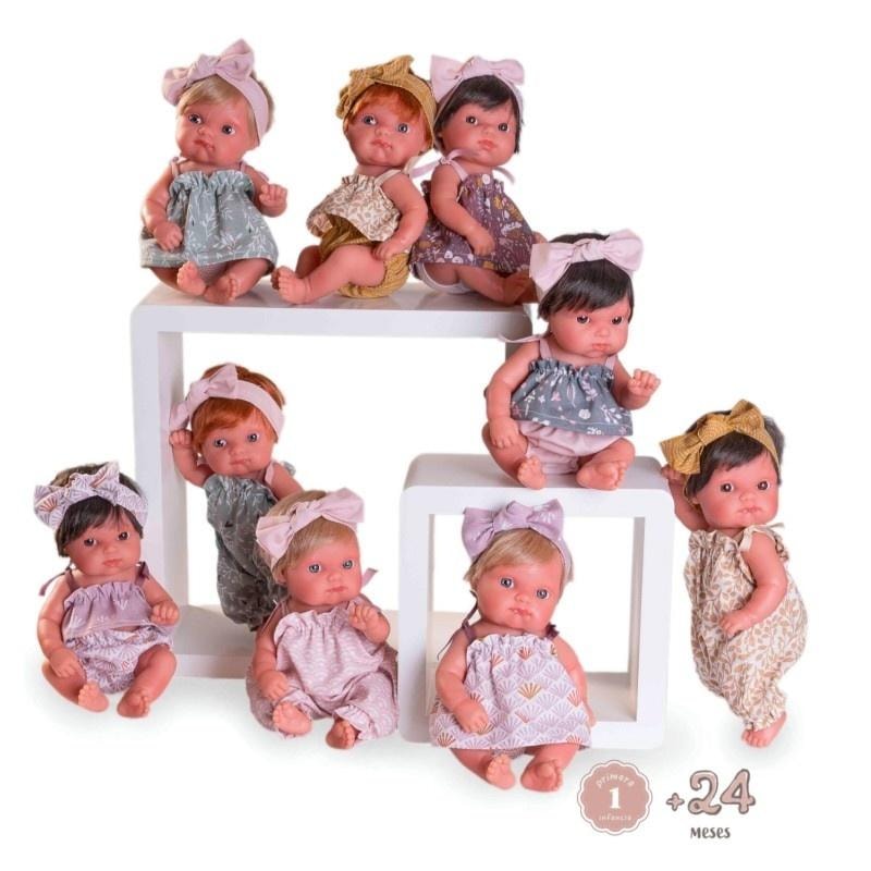 Mufly Dolls Set 9 pieces 21cm - perfect for playing and collecting