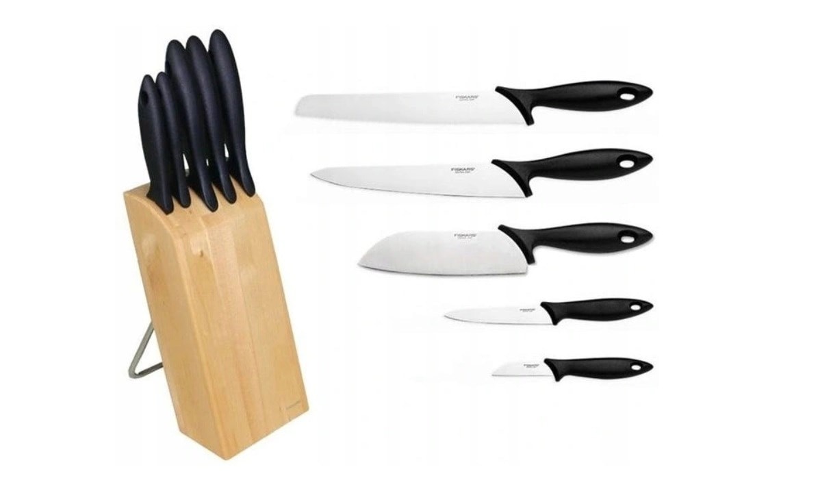 Fiskars Essential - Knife set 5 pieces with block - indispensable in every kitchen